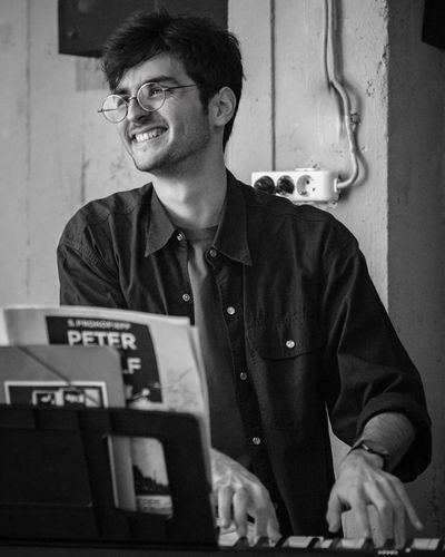 Aimilianos, Piano docent